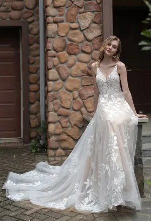 Luxurious Floral Lace A-Line Wedding Dress With Sheer Train
