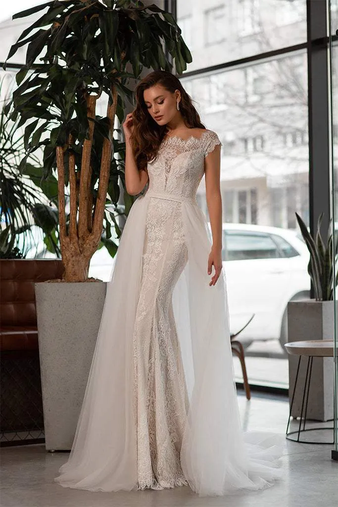 Spectacular White Wedding Dress