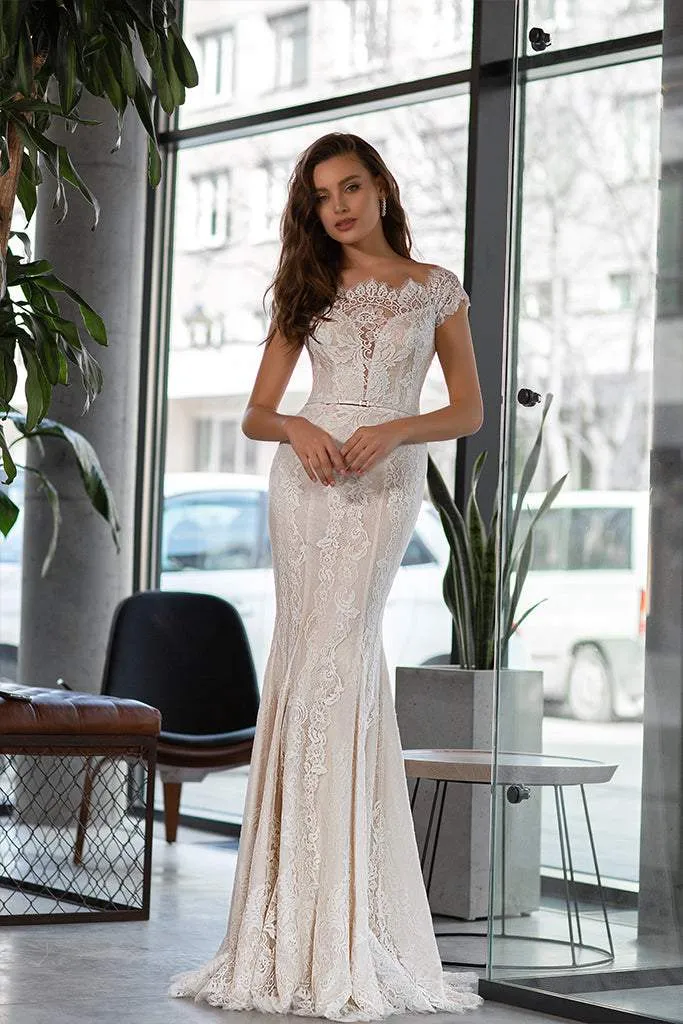 Spectacular White Wedding Dress
