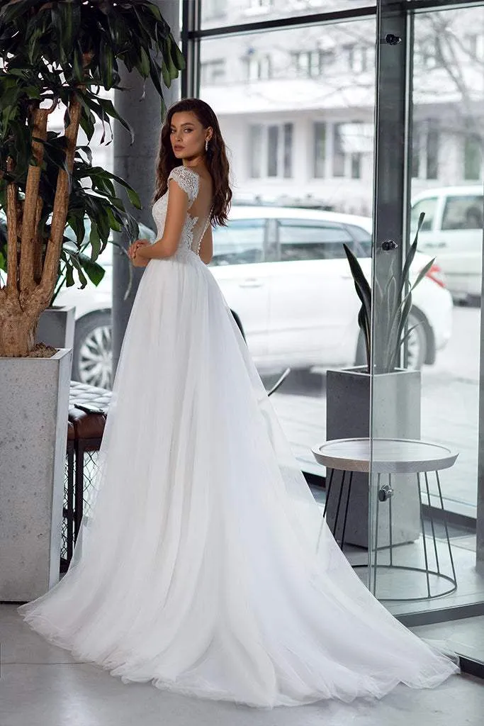 Spectacular White Wedding Dress